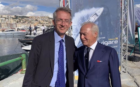 Napoli, Salone Nautico Navigare. Sindaco Manfredi: "I porti turistici a Napoli si faranno" 7 da sx. G.Manfredi Sindaco Napoli con G.Amato Pres. Afina