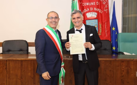 Casola di Napoli abbraccia Pulcinella: cittadinanza onoraria ad Angelo Iannelli, Ambasciatore del sorriso 6 e4ddc6c0 f274 46c2 bb26 1ddf32a3fe42