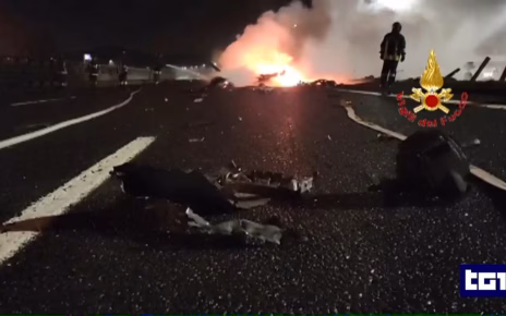 Incidente sulla A1: cisterna di Gpl prende fuoco ed esplode, riaperto il tratto verso Roma 3 1766518733220 videoframe