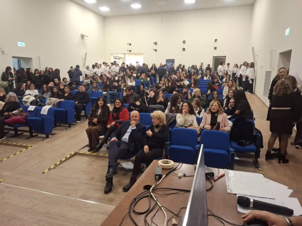 La "Notte dei Licei" accende San Gennaro Vesuviano tra arte e riflessione sociale 16 217eb086 62d6 4ca1 91d9 e7d031221cd1