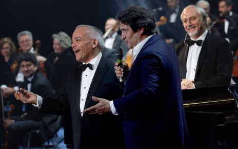 Napoli, su RAI 1 la 31.ma Edizione del Concerto dell'Epifania in onda subito dopo la Lotteria Italia 4 Da sx lAutore Giuseppe Reale e il Direttore Artistico Francesco Sorrentino 1