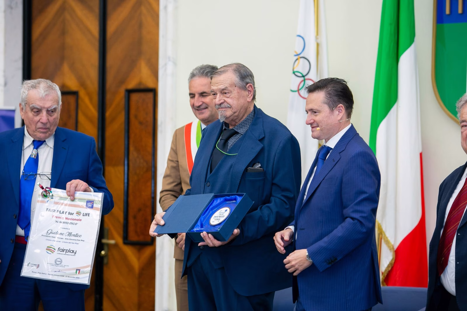Gaetano Montico riceve il premio Fair Play