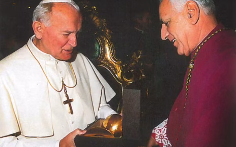 Aversa, la traslazione delle spoglie mortali di Mons. Gazza in Cattedrale 6 Gazza e GPII 01