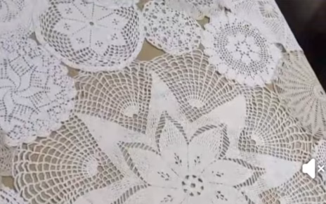 A Marigliano l’albero di Natale è all’uncinetto: un progetto collettivo tra memoria e speranza 5 alberouncinetto2