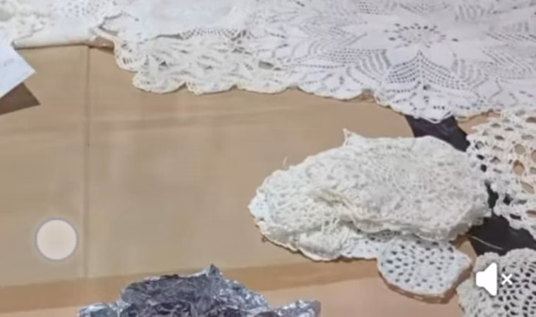 A Marigliano l’albero di Natale è all’uncinetto: un progetto collettivo tra memoria e speranza 3 incinetto1
