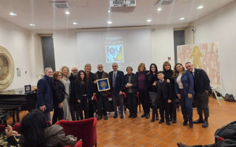 Nola, l’Associazione Culturale Passepartout dedica il Premio Candelaio 2026 all’artista Patrizio Rispo 2 34845031 9091 468e a56d 7b63573fbede