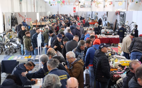 Caserta, Mostra Scambio: all'A1Expò l'ottava edizione accende la passione per i motori d'epoca 3 611609108 1182353270752730 7225786896559842256 n