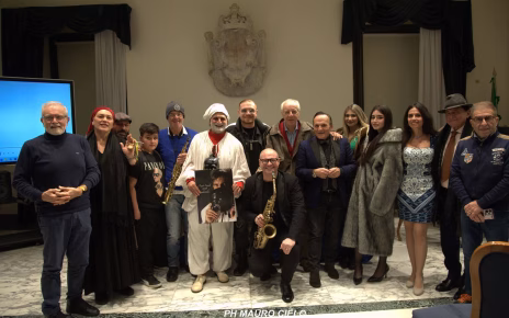 Acerra celebra Pulcinella: al Castello dei Conti la presentazione del Calendario 2026 di Angelo Iannelli 4 611632837 10226663359124818 7346943712492569903 n