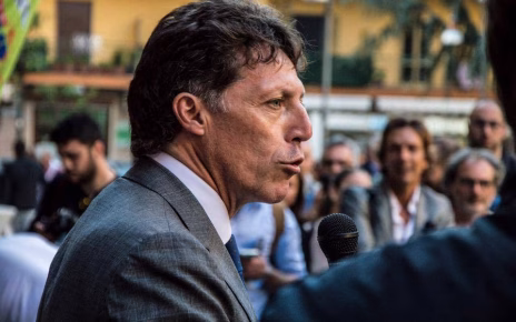 Campania, nomina di Cuomo. Il neo assessore replica alle polemiche: “Dimissioni da sindaco formalizzate prima del decreto” 4 Cuomo