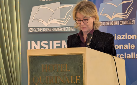 Forum Associazione Nazionale Commercialisti, Savino (Mef): "Rigore nei conti e attenzione concreta all'economia reale" 5 Sandra Savino sottosegretario al Mef