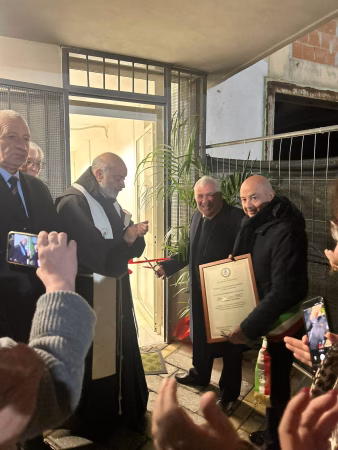 TAGLIO DEL NASTRO 1