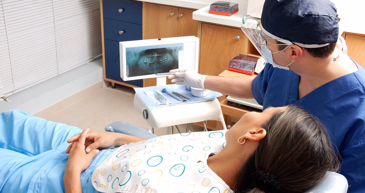 dentist 1639683 1280