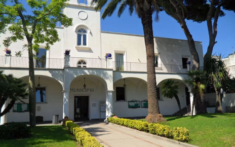 Anacapri, l'Amministrazione comunale salva banca e cinema con un piano di ottimizzazione degli spazi 4 f72d4932 4d04 d397 e582 072093183f33