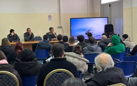 Napoli, Progetto "Educazione alla legalità economica": "Baschi Verdi" e Unità cinofile entusiasmano gli studenti del Ferraioli 5 gdf03