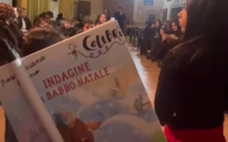 Nola, in scena “Indagine di Babbo Natale” di Rosa Tiziano Bruno: detective speciali l’avvocato Izzo e l’artista Boccucci 4 indagibe1
