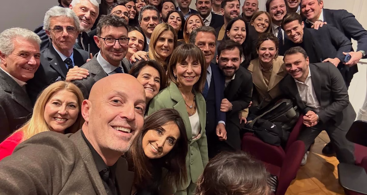matteo de lise con la squadra