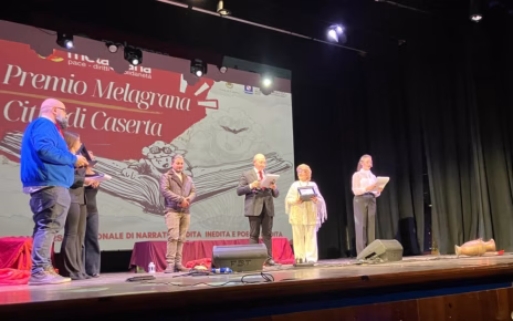 Caserta, Premio Melagrana: la letteratura che unisce bellezza e impegno. Adelina Mauro sul podio con Un infinito mare carminio 8 melagranaadelina