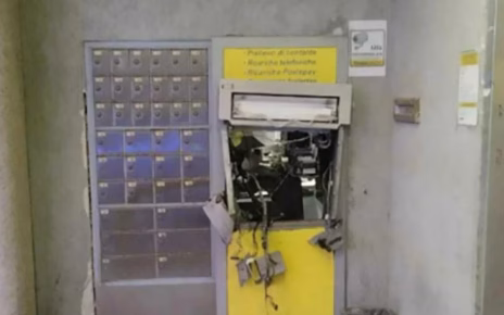 Ottaviano, assalto all’ATM delle Poste: esplosione nella notte, indagini in corso 3 ottaviano bancomat