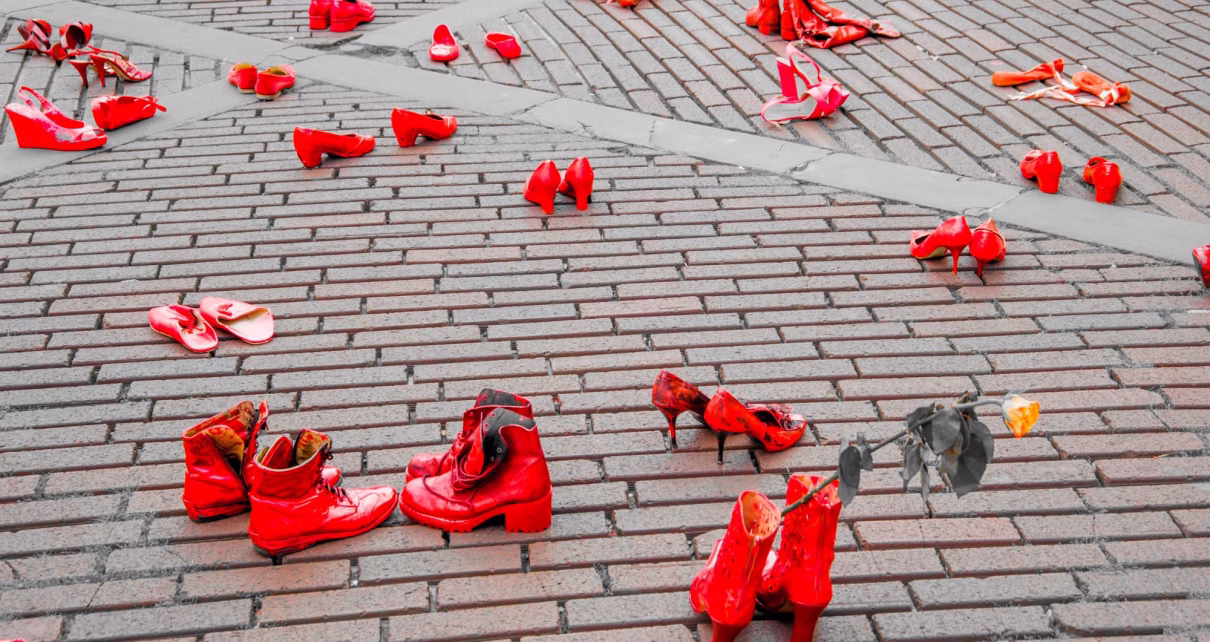 scarpe rosse violenza donne canva