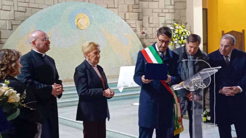 Brusciano celebra il Giorno del Ricordo: cerimonia con il Prefetto di Napoli e la testimonianza degli esuli 8 8. Targhe di Riconoscimento nel Giorno del Ricordo Brusciano 10.2.2026
