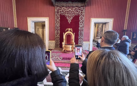 Napoli, ori e splendori del trono che ritorna al Palazzo Reale dopo il restauro 4 TRONO