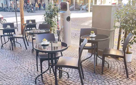 Napoli, via Scarlatti: colonnina di ricarica per veicoli elettrici. Capodanno: "Assurdo installarla in uno dei nodi più trafficati del quartiere" 5 Vomero via Scarlatti colonnina ricarica ENEL