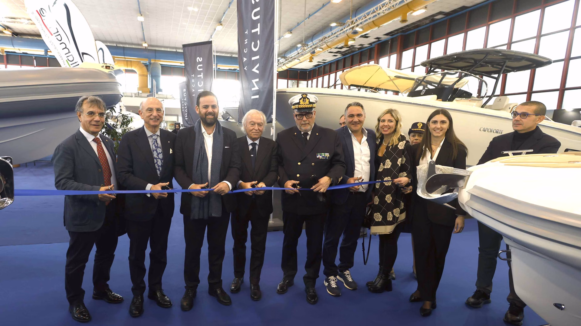 da sx. ass. Comune Napoli Santagada Pres. BCC Napoli A.Manzo Pres.MdO R. Minopoli al centro pres. AFINA G. Amato REN4465