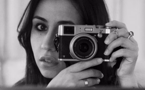 Milano, tra memoria e visione: l’arte fotografica di Sofia Dell’Aversano Orabona protagonista a Olympic Art 2 sofia111