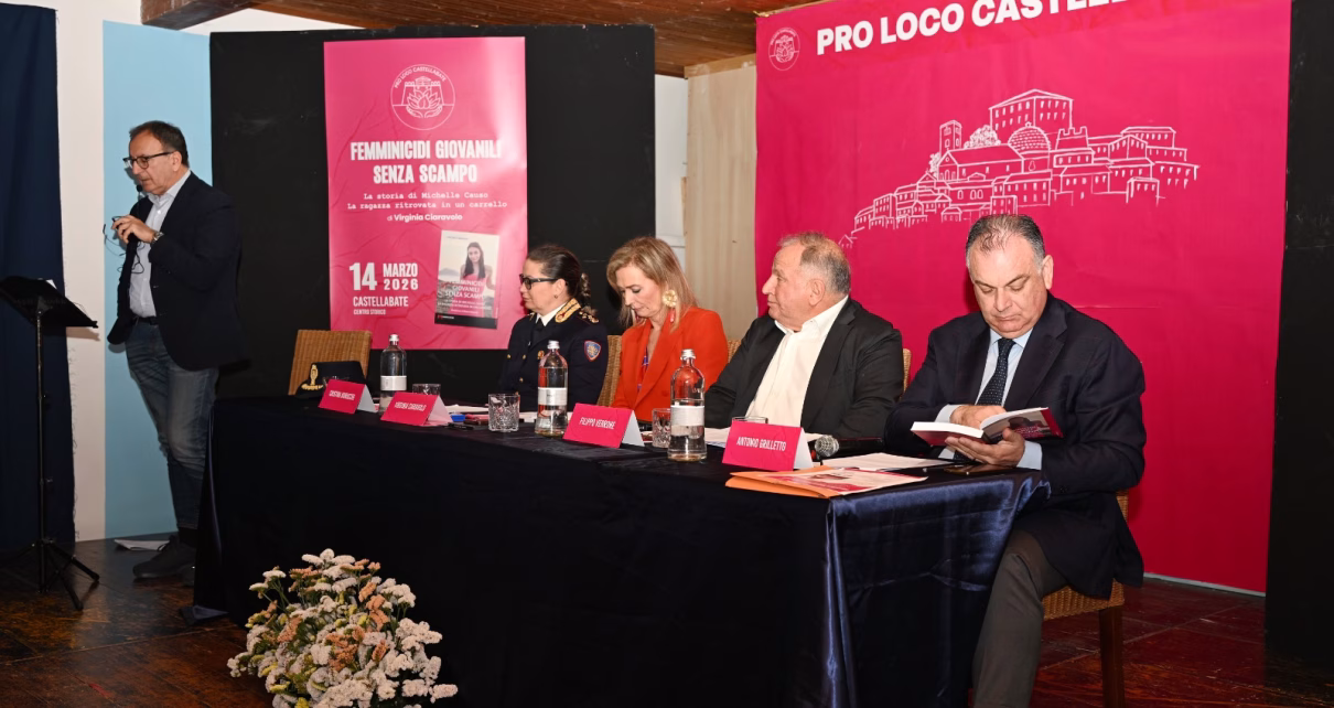 1. Il Tavolo dei Relatori