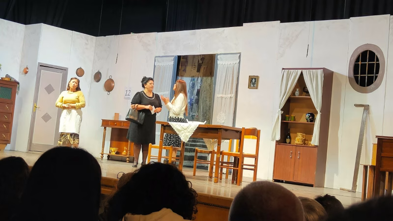 Saviano, sold out per “Don Pascà fa acqua a pippa”: La Combriccola porta in scena la Napoli popolare e la solidarietà 10 309a1191 bff1 4637 a849 94d2854cd648