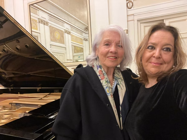 Carrara: la cardiologa, musicista e scrittrice Maria Primerano tra successi e grande emozione al ‘’Teatro degli Animosi’’ 3 6aa741d3 7c3b 4957 834d 0f3687d93fb7