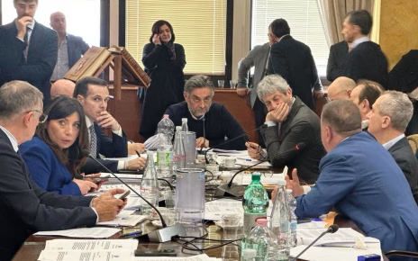 FOTO SMARRAZZO TAVOLO COMMISSIONE