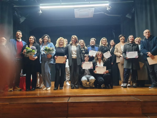 Palma Campania, “Rinascere si può” celebra l’arte: successo per la quinta edizione al Teatro Comunale 16 a0992740 b158 41dc 8652 33ed14250e7a