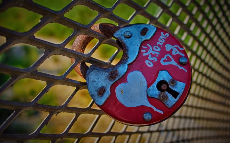Scopriamo le origini dei legamenti d’amore: una tradizione millenaria 4 carola68 love lock 5038877 1920