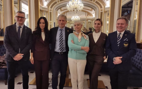 Napoli, grande successo per l’evento AMIRA Napoli Campania “I Vini del Re” e “l’Arte del Flambè” al Gran Caffè Gambrinus 5 dbc64904 f767 4f32 a168 b7ecd51e8259