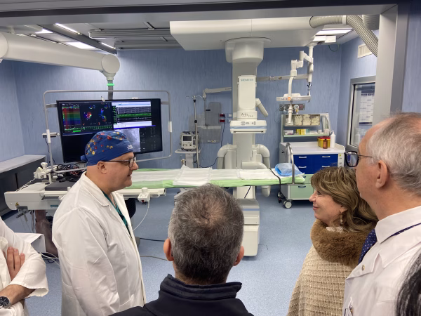 Nuova Cardiologia, umanizzazione e sala operatoria al piano in Ginecologia attiva H24 e una seconda Tac: l’Ospedale di Frattamaggiore cambia passo 5 visita dg vanni ospedale fratta sala elettrofisiologia