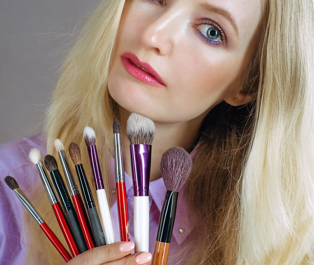 whitedaemon makeup artist 4345564 1920