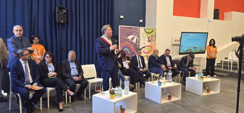 Torre Annunziata, inaugurata l'Officina delle Esperienze - DesTEENazione: uno spazio multifunzionale nel cuore del parco Penniniello 5 20260427 1110140