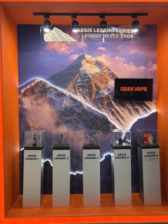 GEEKVAPE presenta il concept “GEEK STORE” al Vapexpo di Parigi, mostrando ai partner l’esperienza retail del futuro 5 4