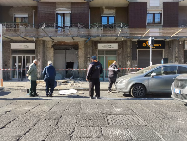 Marigliano, nuovo assalto al bancomat: cresce l’allarme dopo i casi nell’area vesuviana 5 569e4357 f9d9 449f 9ea0 bf36e3f7cfc7
