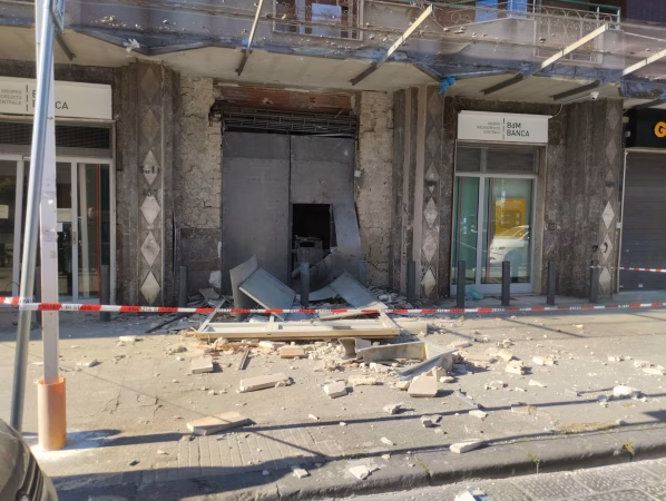 Marigliano, nuovo assalto al bancomat: cresce l’allarme dopo i casi nell’area vesuviana 4 9efc97cb 4af8 4f97 9ba1 f83d3bb1034f
