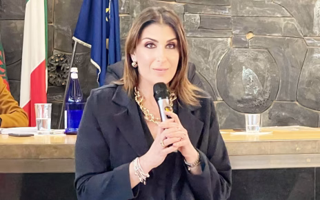 Baronissi, sindaca Petta: "Da domani al via il servizio sperimentale di vigilanza privata per la tutela del patrimonio comunale" 5 Baronissi Anna Petta 1