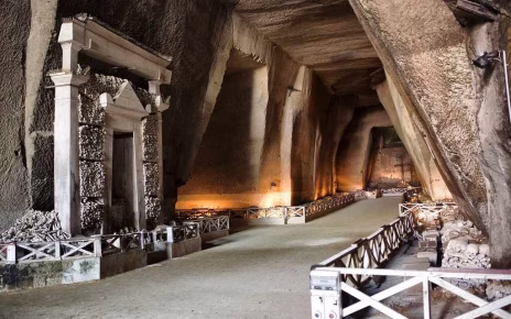 Cimitero delle Fontanelle, la rinascita: Napoli restituisce voce alla sua memoria più profonda 4 Cimitero delle Fontanelle 3
