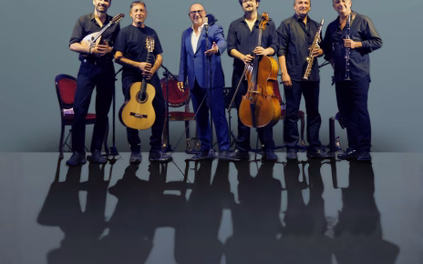 La canzone classica napoletana trionfa a Santa Maria La Nova. Sold-out e Standing Ovation per Pisapia & Gruppo Smeraldo 5 IMG 20260408 WA0076