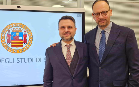Università, neurochirurgia d'avanguardia e non invasiva per tumori cerebrali: a Salerno si opera dalla palpebra per raggiungere il cervello 3 Prof TROISI DE NOTARIS