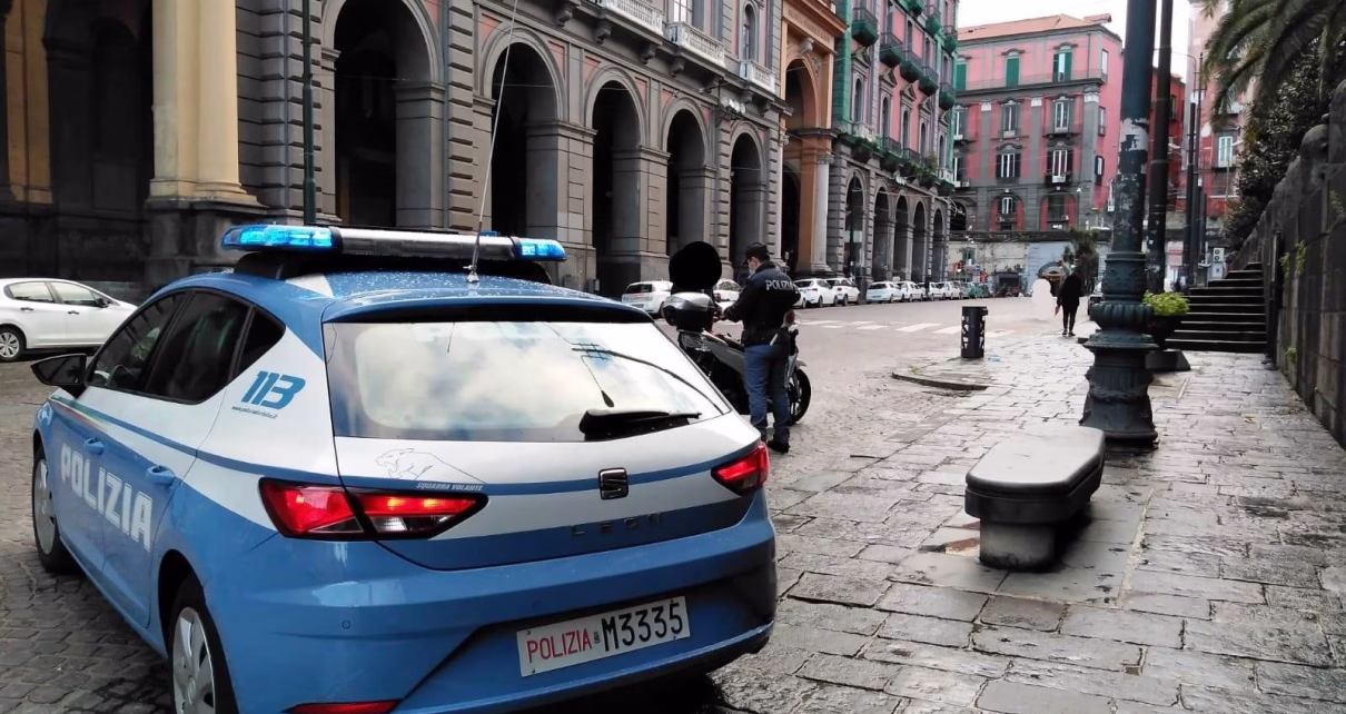polizia napoli via foria 1