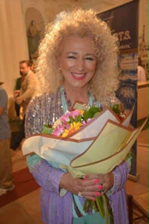 La forza della cultura unisce Visciano: successo per il Premio Ipazia 4 05569f57 2484 424c ad76 97b60b7b626d