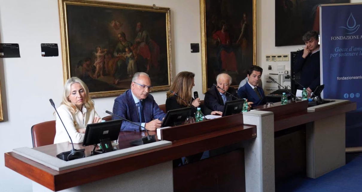 2 tavolo relatori