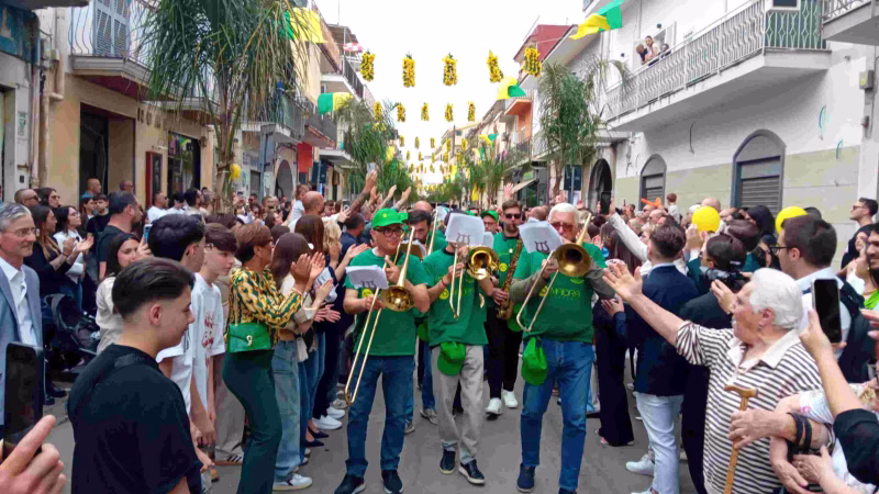 Brusciano, Questua Giglio Gioventù per la Festa dei Gigli 2026 3 3. Forino Band Questua Giglio Gioventu Brusciano 10.5.2026