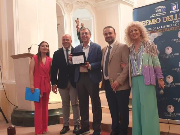 Visciano, III Edizione del Premio delle Arti Ipazia E.T.S.: una notte di arte, cultura e napoletanità 4 88932fb9 3ea0 449e b851 58be4f0e9987